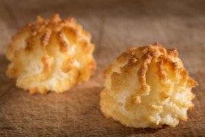 Besitos de Coco - Puerto Rican Coconut Kisses - Puerto Rican Recipes - Caribbean Recipes